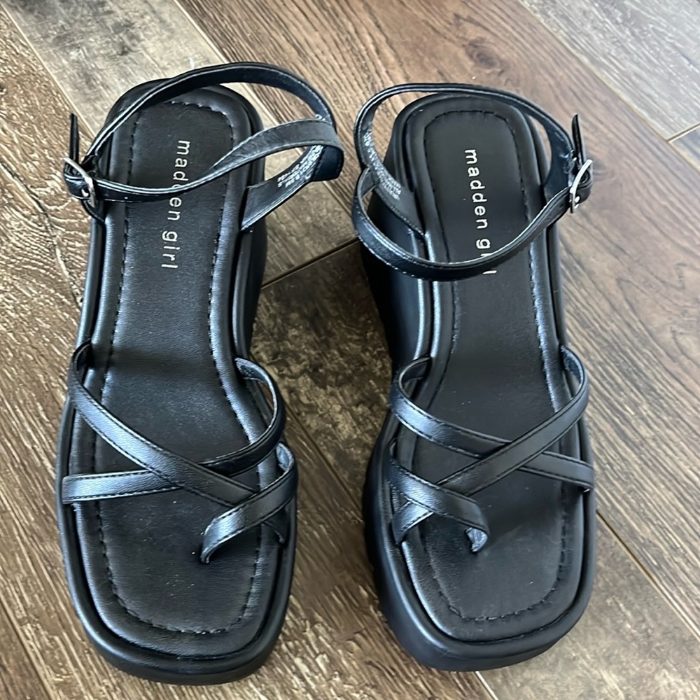 Madden girl sandal